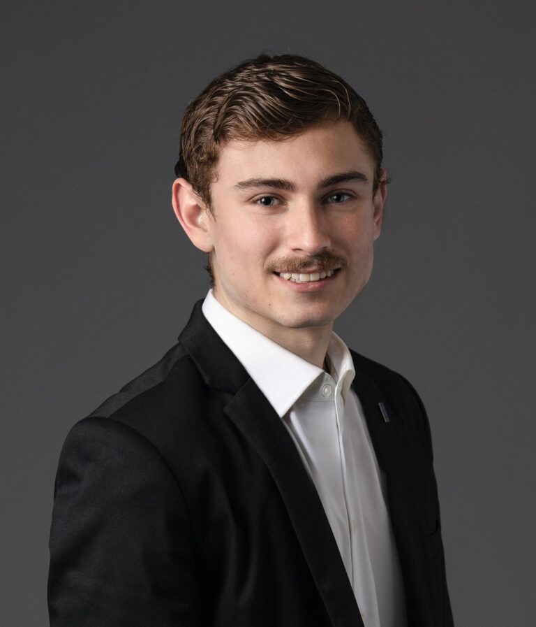 ZacharyRCR2 1 1 768x897